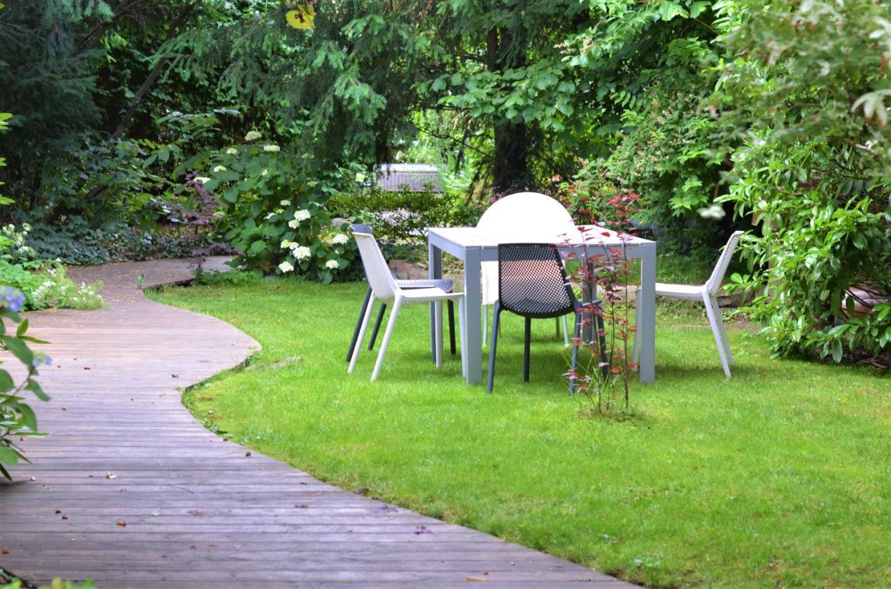 Homestay Gaestezimmer Mit Garten In Fischeln *
