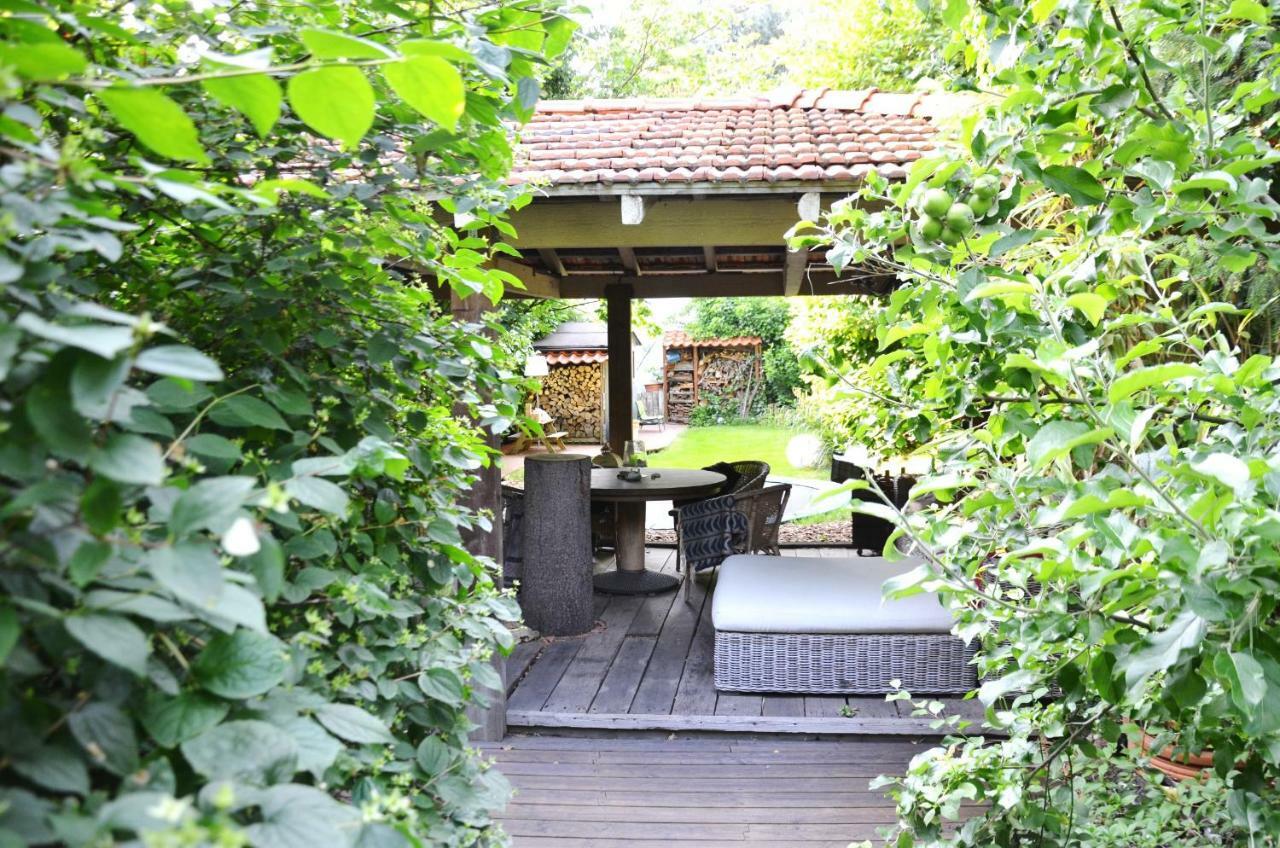Gaestezimmer Mit Garten In Fischeln *